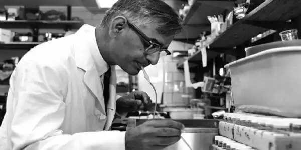 इतिहास के पन्नों में 16 अक्टूबर : 1968 में हरगोविंद खुराना को चिकित्सा के क्षेत्र में मिला नोबेल पुरस्कार