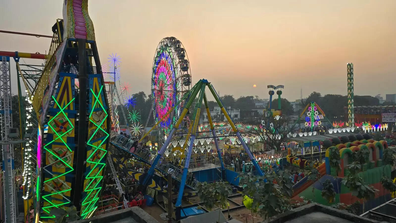 श्रद्धा, मनोरंजन व रोजगार का संगम है गोरखनाथ मंदिर का खिचड़ी मेला