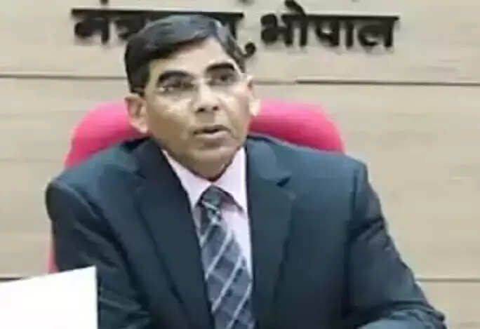 मप्रः सेवानिवृत्त आईएएस जुलानिया पर भ्रष्टाचार का आरोप, लोकायुक्त ने दर्ज की प्राथमिकी