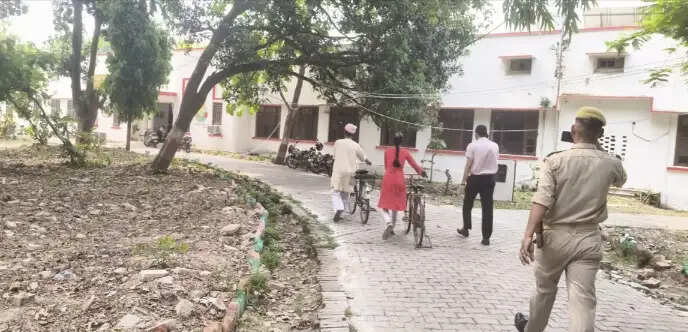 जिलाधिकारी ने पीएम श्री कस्तूरबा गांधी राजकीय बालिका विद्यालय का किया निरीक्षण