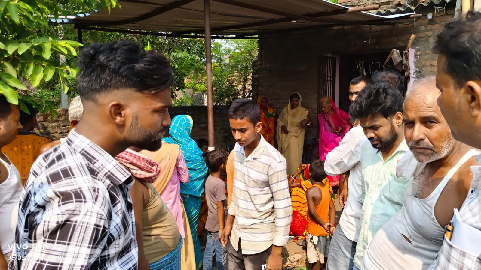 करंट की चपेट में आने से महिला की मौत, बचाने गया युवक गंभीर रूप से घायल