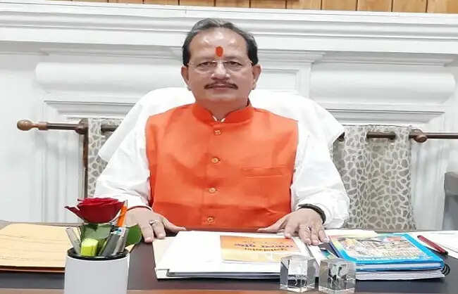 अवैध बैनर-पोस्टर लगाने वालों पर आर्थिक अपराधियों की तरह होगी कार्रवाई : विजय सिन्हा