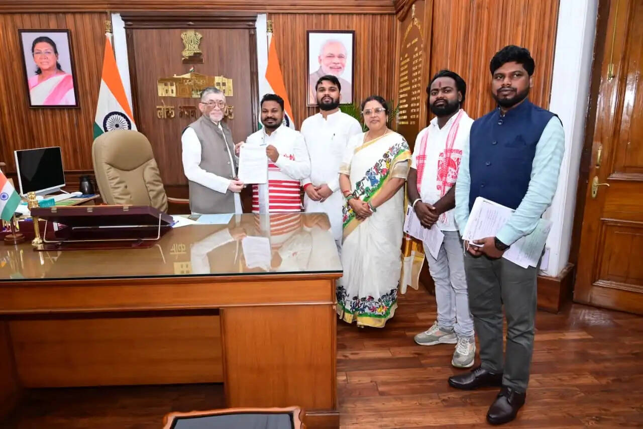 बिरसा कॉलेज में स्नातक सीटें बढ़ाने के लिए राज्यपाल से मिला अभाविप