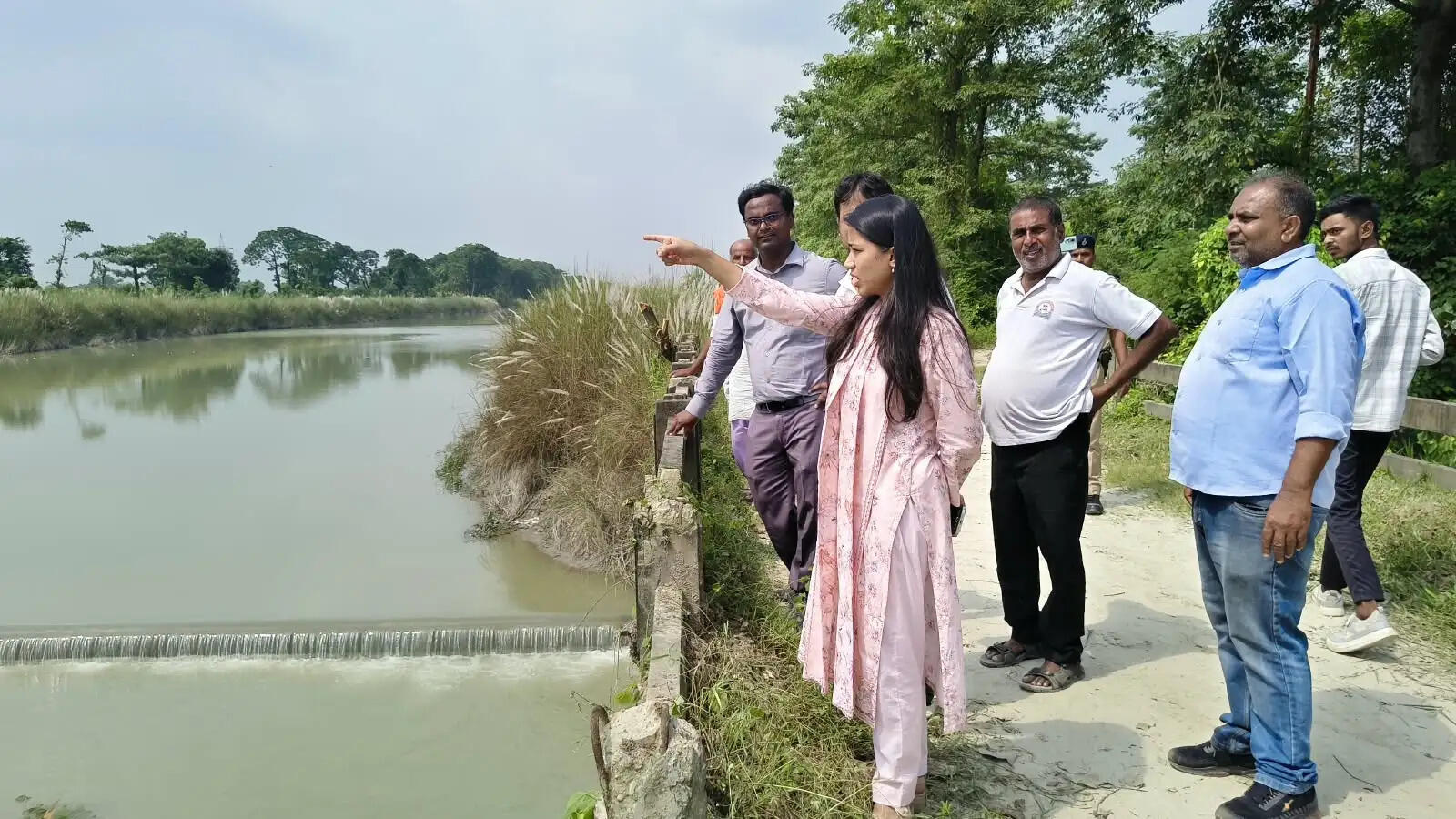 चंद्रावत नदी का बढ़ा जलस्तर, खिरियाघाट पर बढ़ा दबाव, निगम अलर्ट