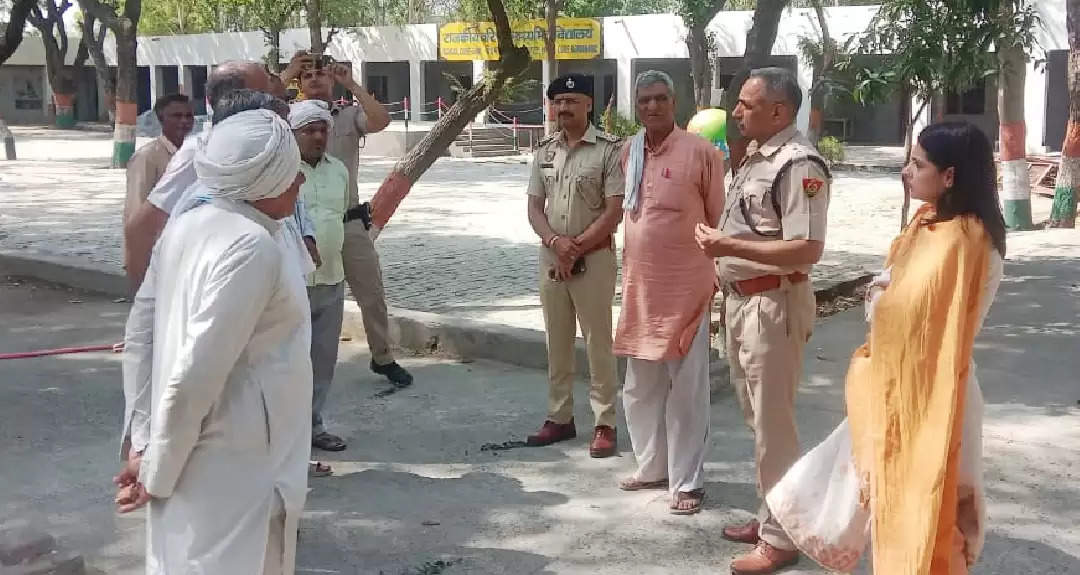 सोनीपत: पुलिस उपायुक्त ने लोकसभा चुनावों के लिए बूथों का किया दौरा