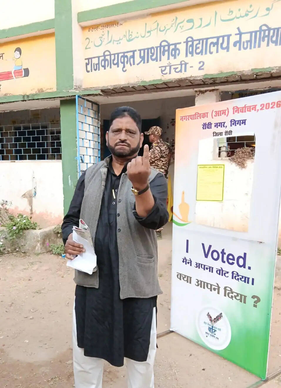 भारतीय एकता कमेटी के अध्यक्ष गुलाम मुस्तफा ने किया मतदान, सौहार्द बनाए रखने की अपील