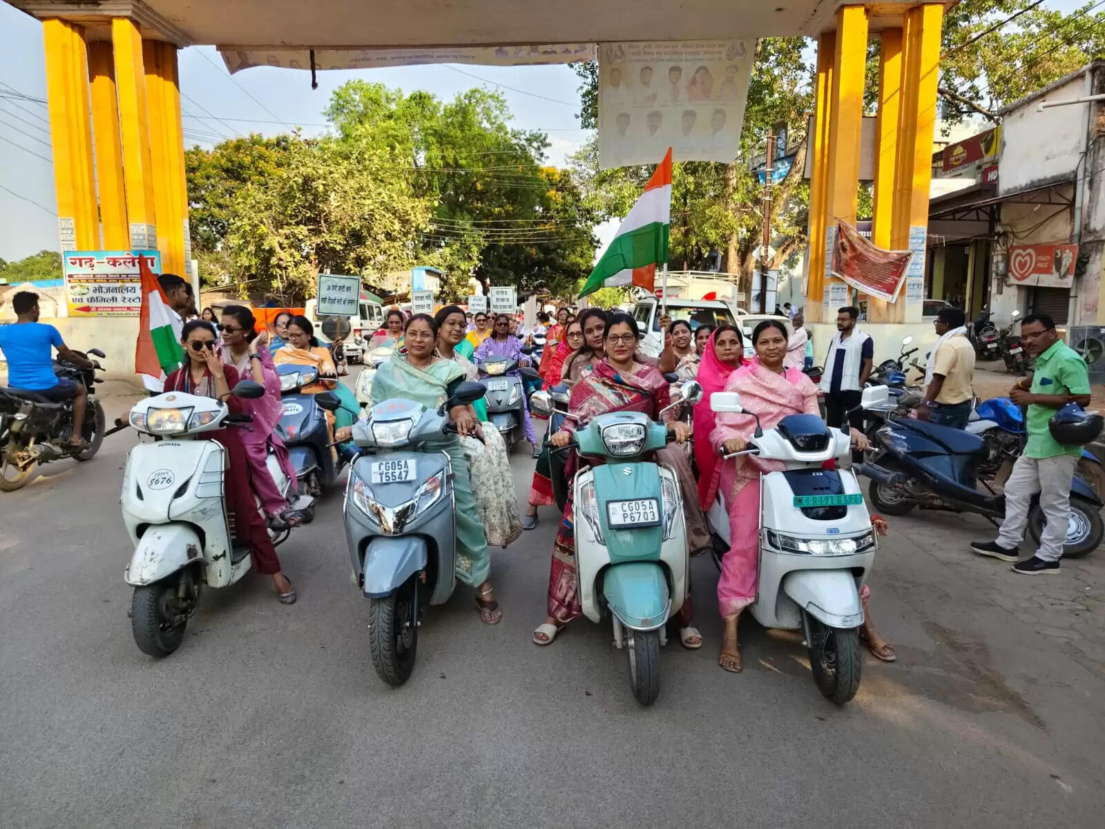 नारी शक्ति वंदन अधिनियम के समर्थन में निकली स्कूटी रैली