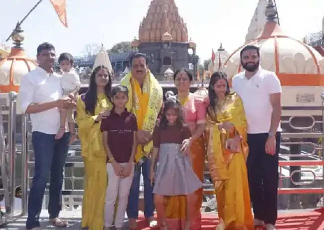 महाराष्ट्र के मंत्री गिरीश महाजन ने उज्जैन पहुंचकर किए महाकाल के दर्शन, सिंहस्थ के कार्यों को सराहा