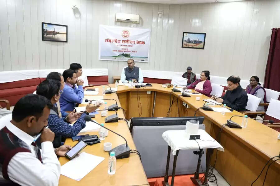 भोपाल संभाग के सभी जिलों में 15 दिवस में सभी वाहनों का पीयूसी सर्टिफिकेशन करवाएं : संभागायुक्त सिंह