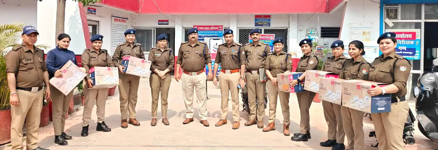 अंतरराष्ट्रीय महिला दिवस पर ज्वालापुर कोतवाली में महिला पुलिसकर्मियों का सम्मान