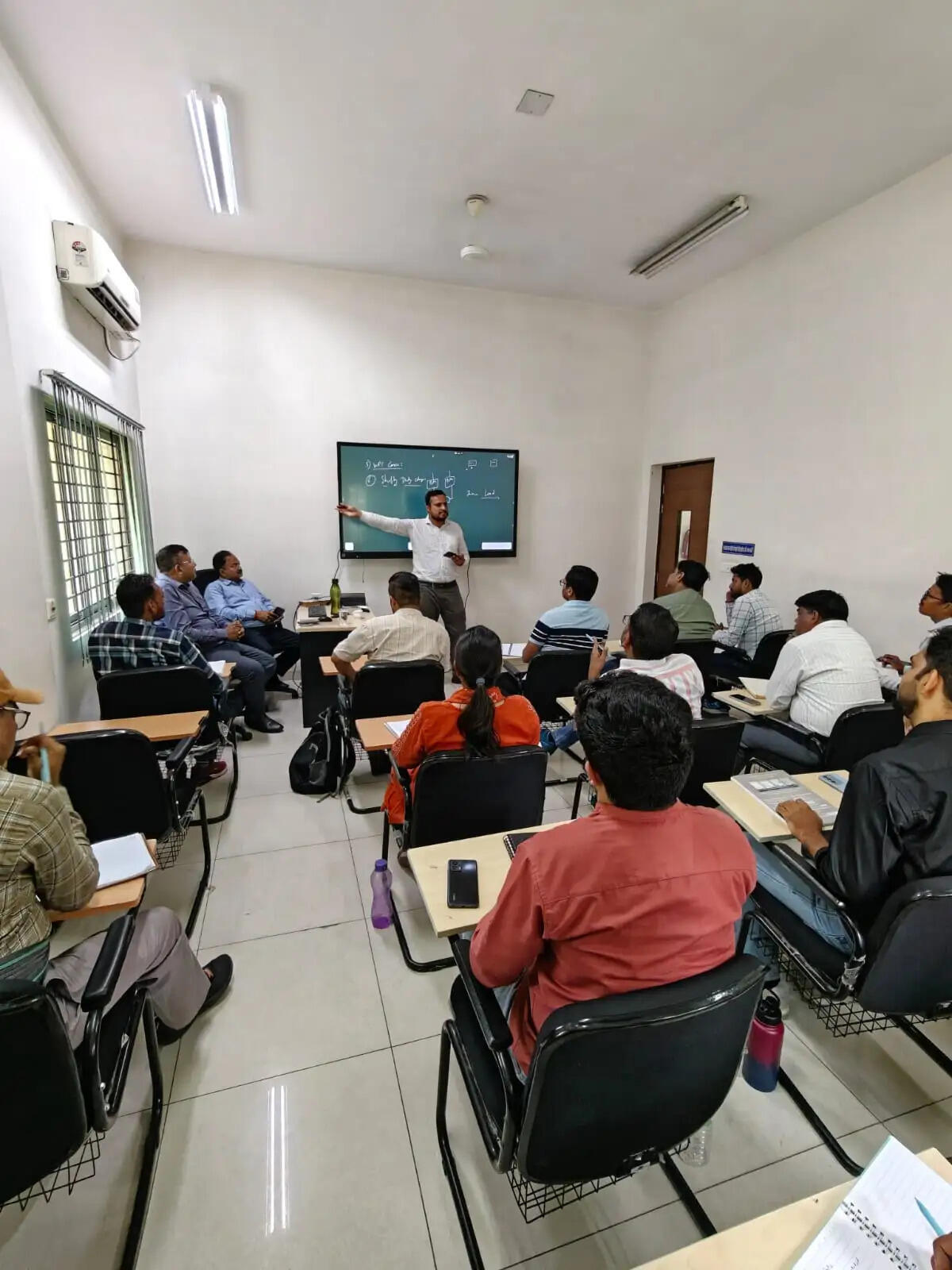 उत्तर रेलवे ने ट्रेन संचालन की सुरक्षा और विश्वसनीयता बढ़ाने के लिए क्षमता निर्माण कार्यक्रम किया शुरू