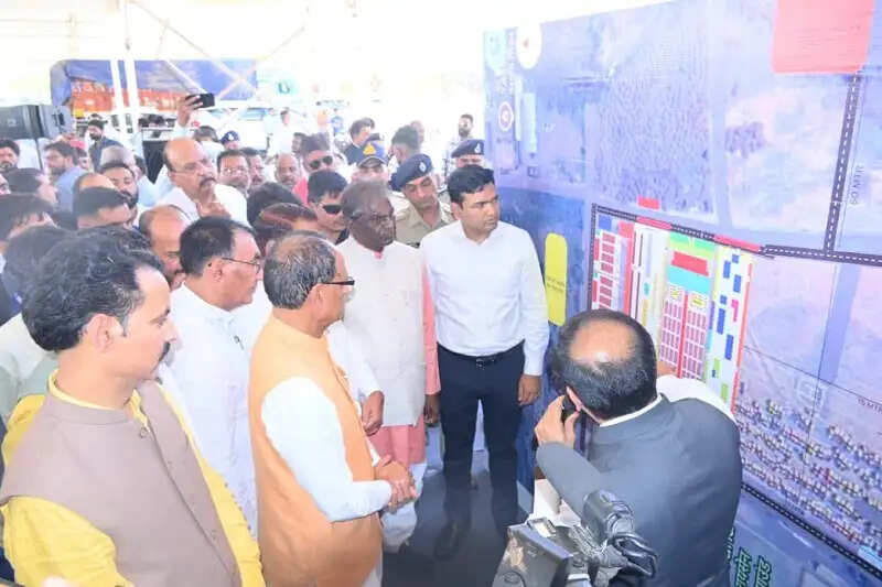 कृषि मेला खेती को लाभ का व्यवसाय बनाने, किसानों की आय बढ़ाने का महायज्ञ : शिवराज सिंह