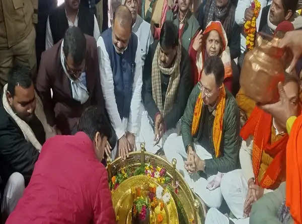 लोक निर्माण मंत्री जितिन प्रसाद ने किए महादेवा के दर्शन