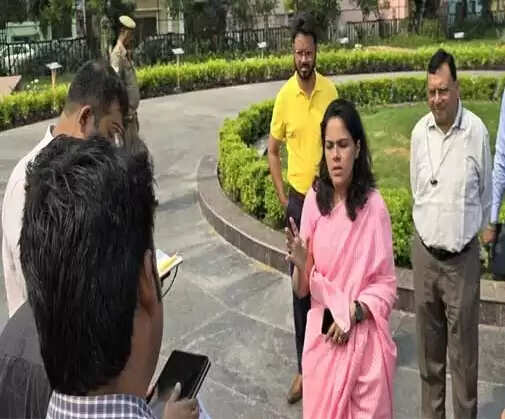 हेरिटेज जोन में पर्यटकों को लखनऊ के प्रसिद्ध व्यंजनों का स्वाद मिलेगा : मण्डलायुक्त