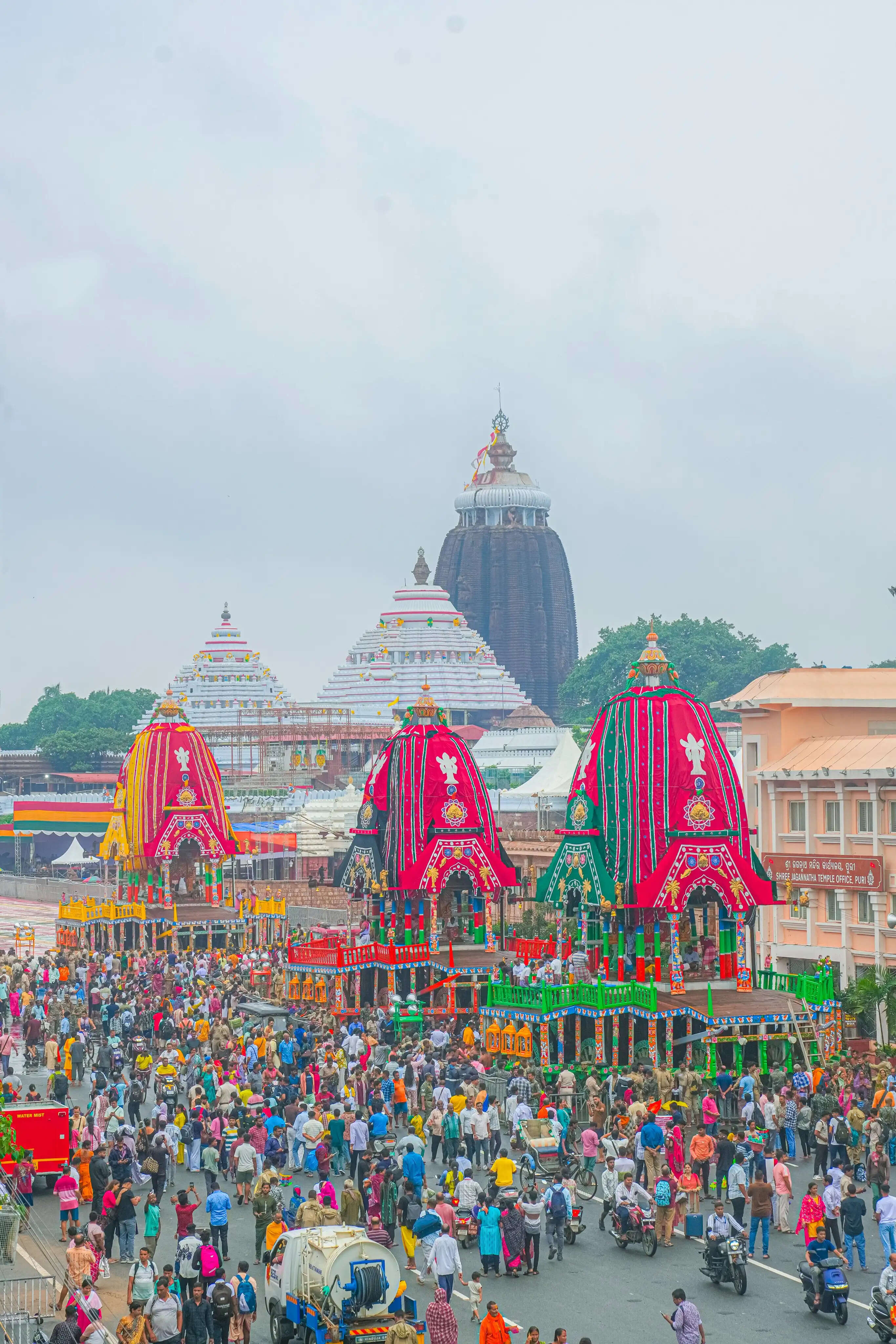 रथयात्रा से पहले पुरी श्रीमंदिर में अंतिम धार्मिक अनुष्ठान संपन्न, सिंहद्वार तक पहुंचे तीनों रथ