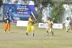 भोपाल में शुरू हुई महर्षि मैत्री मैच शृंखला, धोती-कुर्ता और तिलक-त्रिपुंड के साथ मैदान में उतरे खिलाड़ी, संस्कृत में गूंजा कमेंट्री बॉक्स