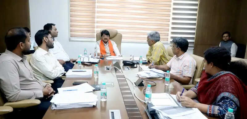 मप्रः विजयवर्गीय ने की प्रस्तावित अग्निशमन एवं कॉलोनी अधिनियम 2026 की समीक्षा
