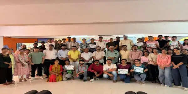 विश्व ओजोन दिवस पर पोस्टर व स्लोगन प्रतियोगिता में विद्यार्थियों ने दिया ओजोन परत संरक्षण का संदेश