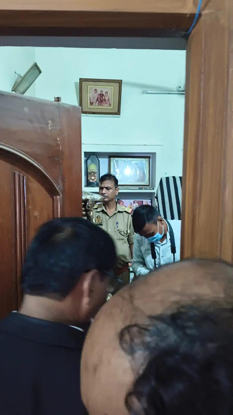 वाराणसी में युवक ने लगाई फांसी लगाकर दी जान,पत्नी डेढ़ वर्ष पूर्व चली गई थी दिल्ली