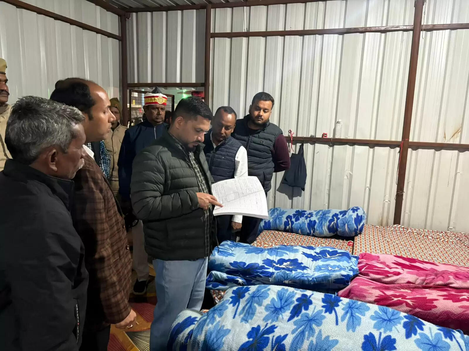 सभी रैनबसेरो में गैस हीट रिफ्लेक्ट की व्यवस्था की जाए: जिलाधिकारी