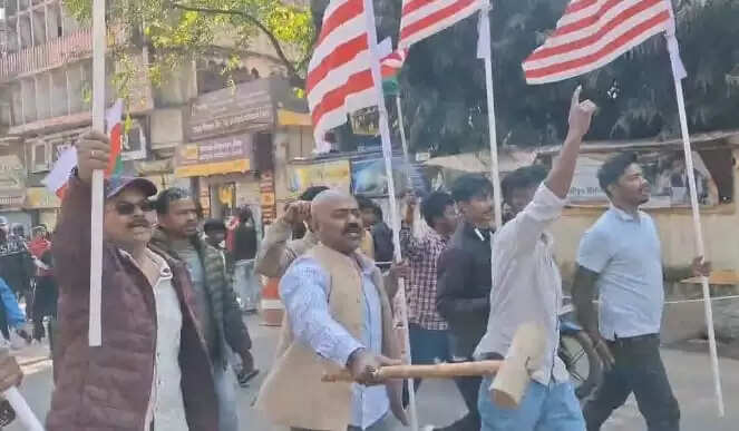 (अपडेट) खूंटी में पड़हा राजा सोमा मुंडा की हत्या के विरोध में रांची बंद, आदिवासी संगठनों ने किया प्रदर्शन