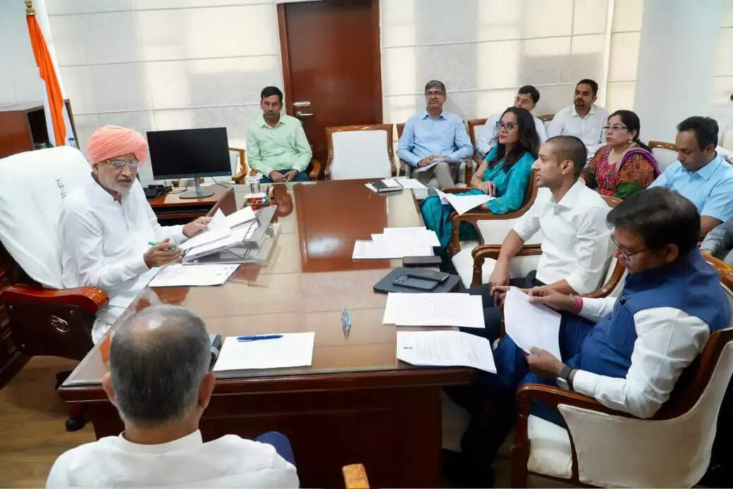 प्रदेश में खाद की कोई कमी नहीं होनी चाहिए : कृषि मंत्री