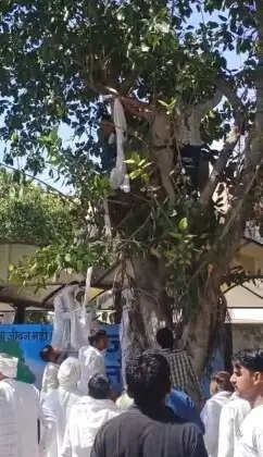 कैथल: विवाहिता की मौत पर भड़के ग्रामीणों ने किया रोष प्रदर्शन, पिता ने लघु सचिवालय में किया आत्महत्या का प्रयास