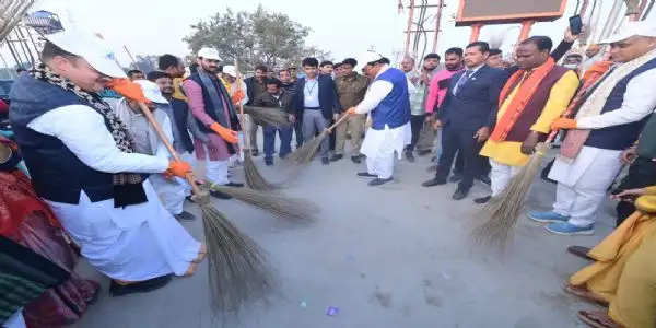 प्रधानमंत्री के आगमन से पूर्व केशव प्रसाद मौर्य ने अयोध्या की संभाली कमान