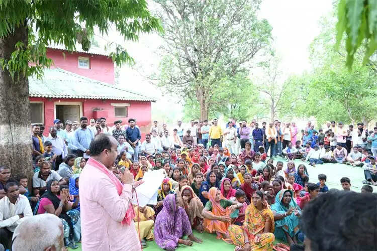 वनांचलों को विकास की मुख्य धारा से जोड़ने सरकार प्रतिबद्ध : उप मुख्यमंत्री अरुण साव
