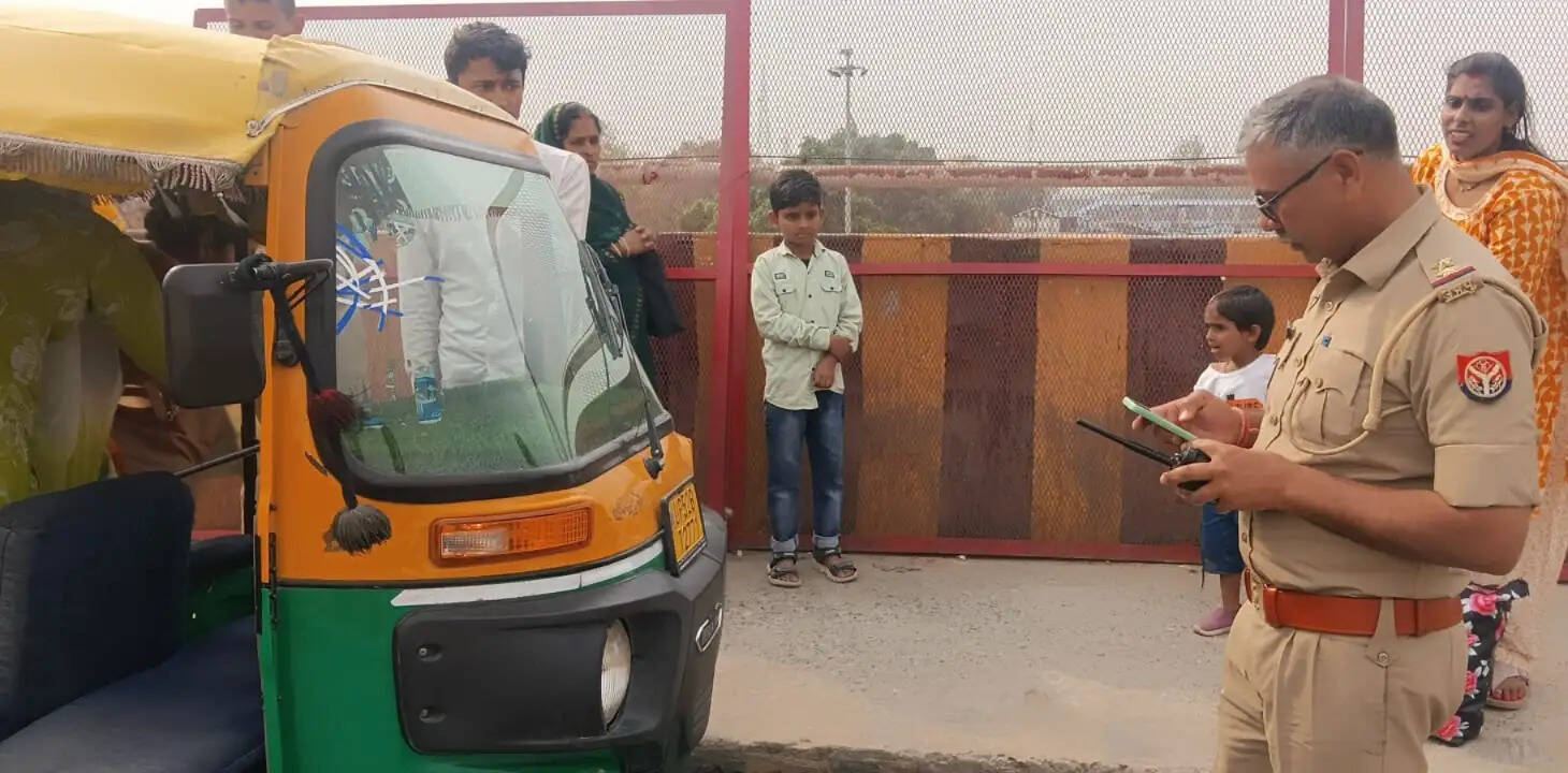 देवरिया पुलिस ने 119 वाहनों का किया ई-चालान