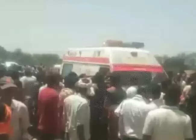 (संशोधित)मप्र के दमोह में बोलेरो अनियंत्रित होकर खाई में गिरी, एक ही परिवार के आठ लोगाें की मौत