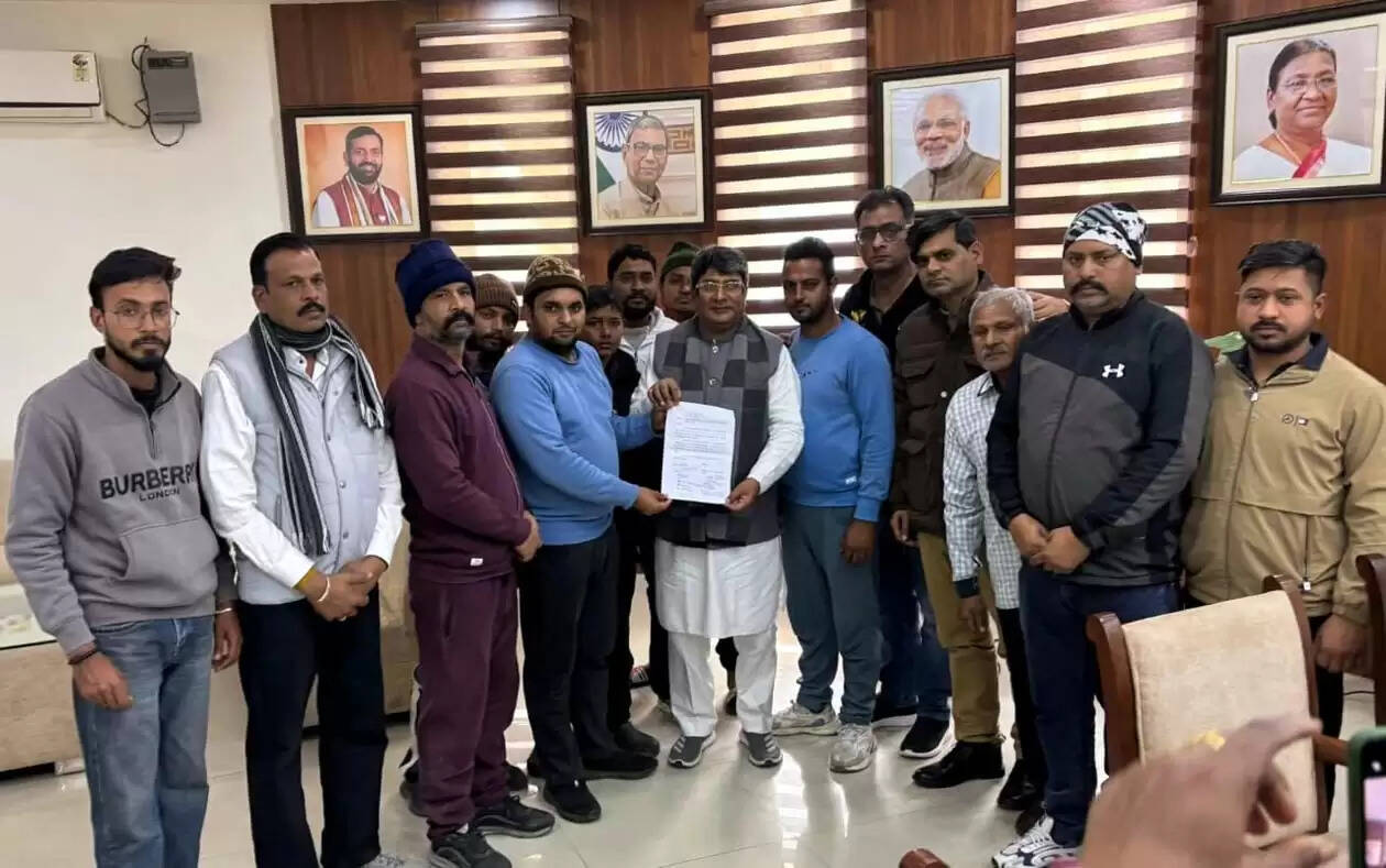 हिसार : निगम आयुक्त व मेयर से वेंडिंग जोन घोषित करने की मांग