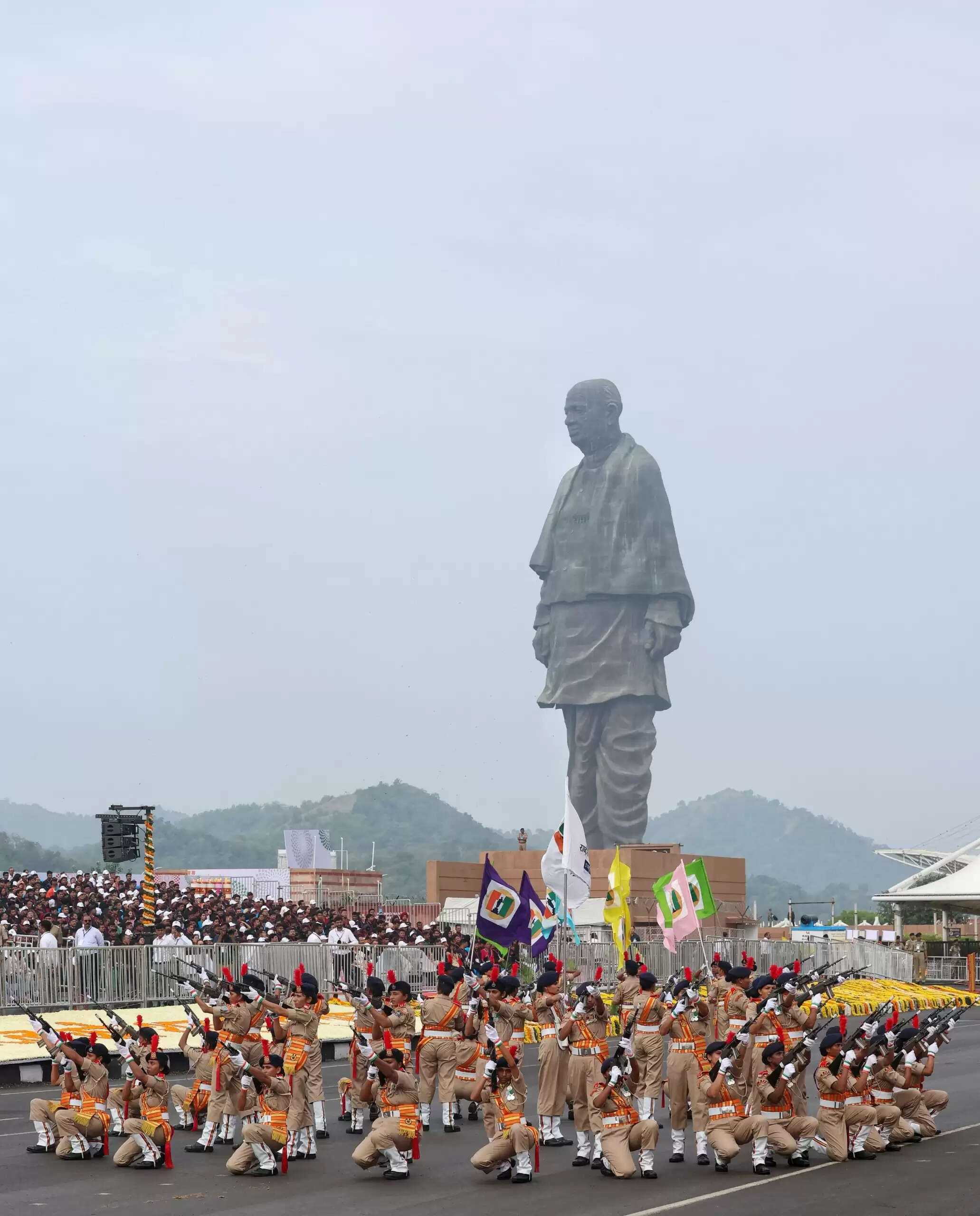 देश की एकता और अखंडता के लिए चार स्तंभों पर जन-जन को जोड़ने का कार्य कर रही है सरकार : प्रधानमंत्री