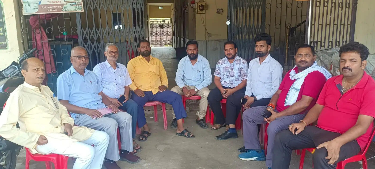 नगर की समस्याओं और स्थापना के 25वें वर्ष पूर्ण होने पर कार्यक्रम आयोजन को लेकर बैठक