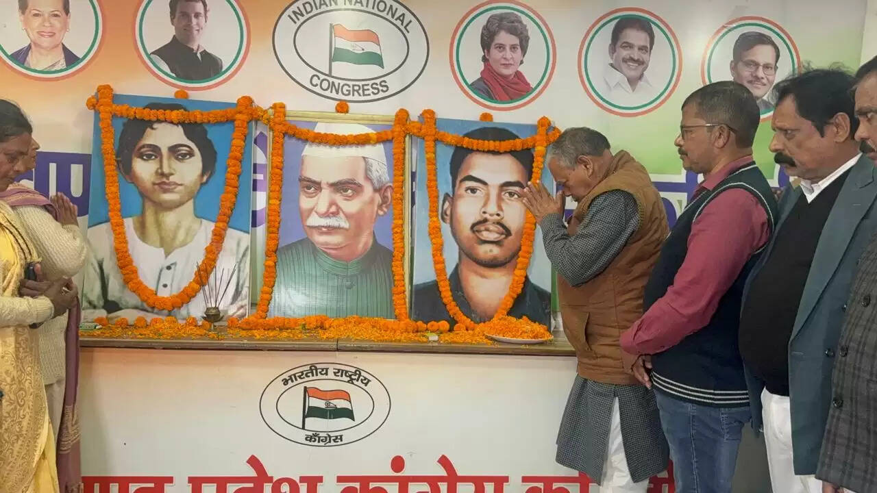 कांग्रेसजनों ने राजेंद्र प्रसाद, खुदीराम बोस और अल्बर्ट एक्का को दी श्रद्धांजलि