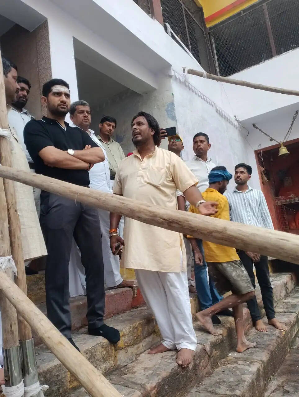 वाराणसी : नागकूप पर नगर आयुक्त ने परखीं नागपंचमी मेले की तैयारियां, लाइटिंग और स्वच्छ जल आपूर्ति पर विशेष जोर