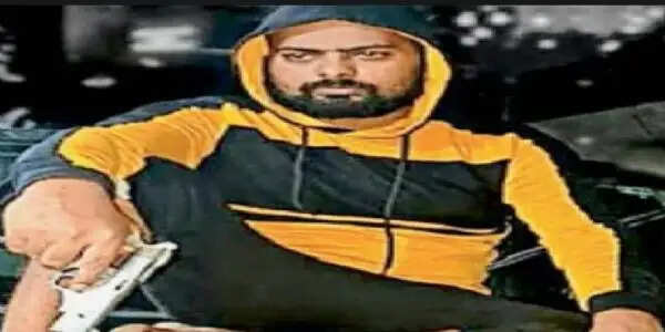 गैंगस्टर प्रिंस खान ने दवा कारोबारी से मांगी एक करोड़ की रंगदारी