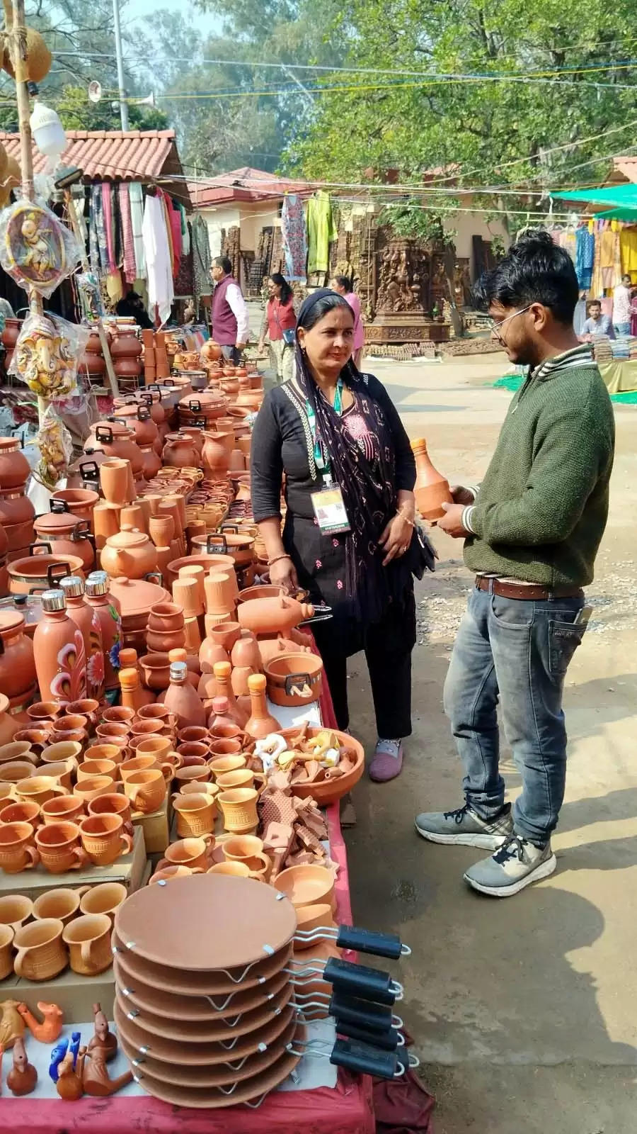 सूरजकुंड मेले में सरकार की वोकल फॉर लोकल योजना चढ रही सफलता की सीढीयां