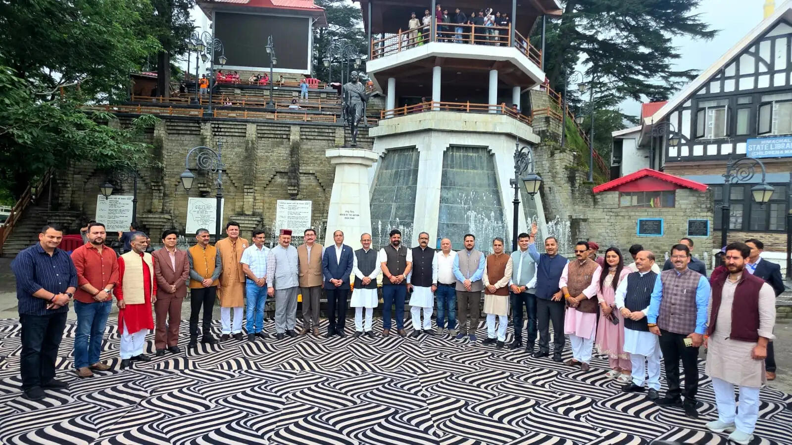 वंदे मातरम् के मुद्दे पर रिज मैदान में भाजपा विधायक दल का धरना, राष्ट्रगीत के सम्मान का दिया संदेश