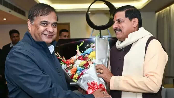 असम से 3 साल में 3 समूहों में 50 जंगली भैंस, एक जोड़ा गेंडा और 3 कोबरा आएंगे मध्य प्रदेश