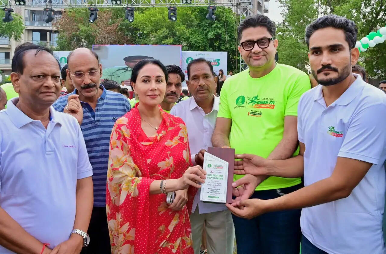 डिप्टी सीएम दीया कुमारी ने किया आधार प्राइम ग्रीन फिट हाफ मैराथन का फ्लैग ऑफ