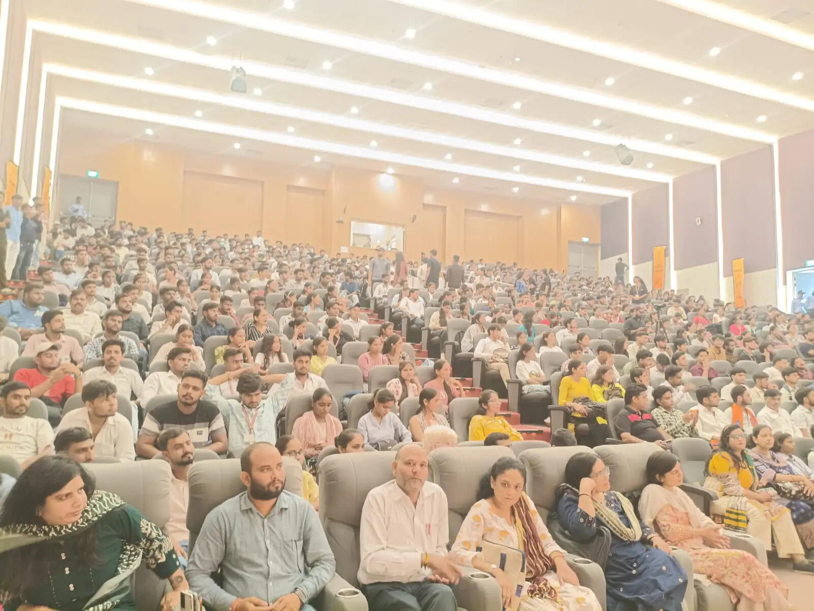 आत्मनिर्भर यूपी की राह में युवाओं के नवाचार को नई उड़ान, अलीगढ़ में यूपी राइज 2026