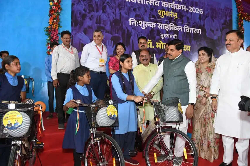 स्कूल चले हम अभियान बच्चों को शिक्षा व्यवस्था से जोड़ने का एक अभिनव प्रयास : मुख्यमंत्री डॉ. यादव