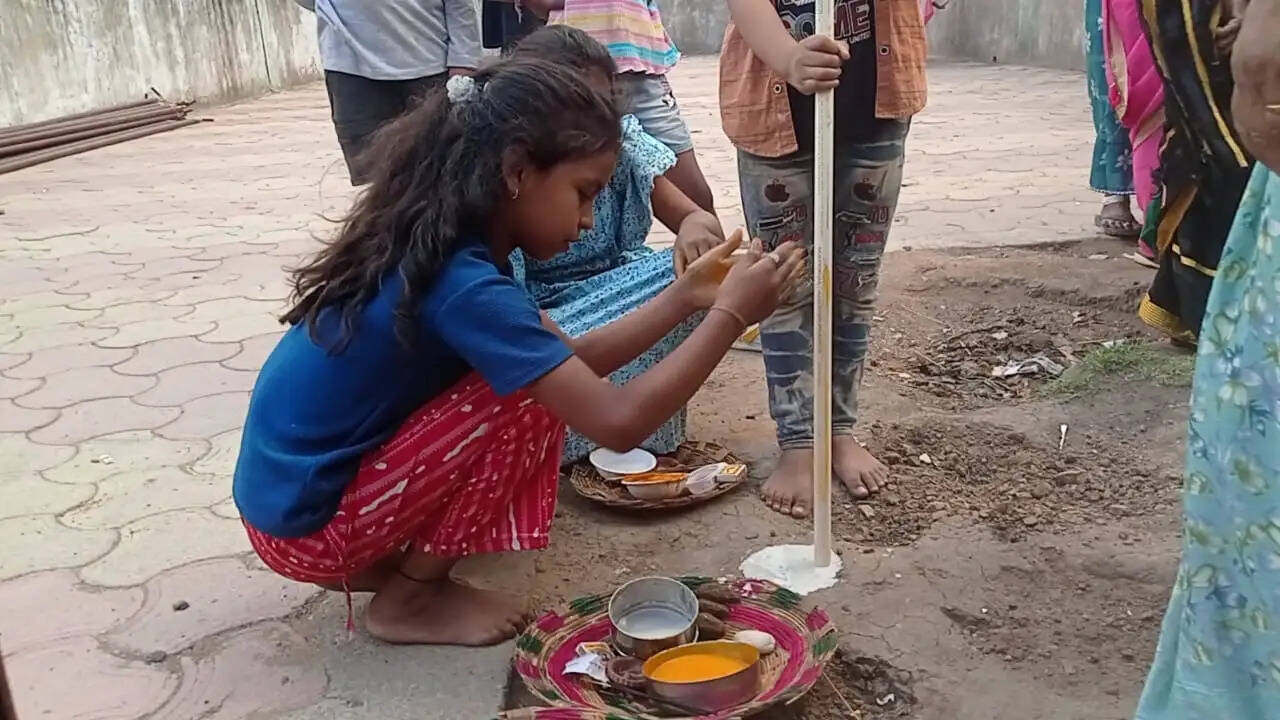 अक्षय तृतीया: गुड्डा -गुड़ियों के विवाह की रस्म निभाने बच्चों में दिख रहा उत्साह