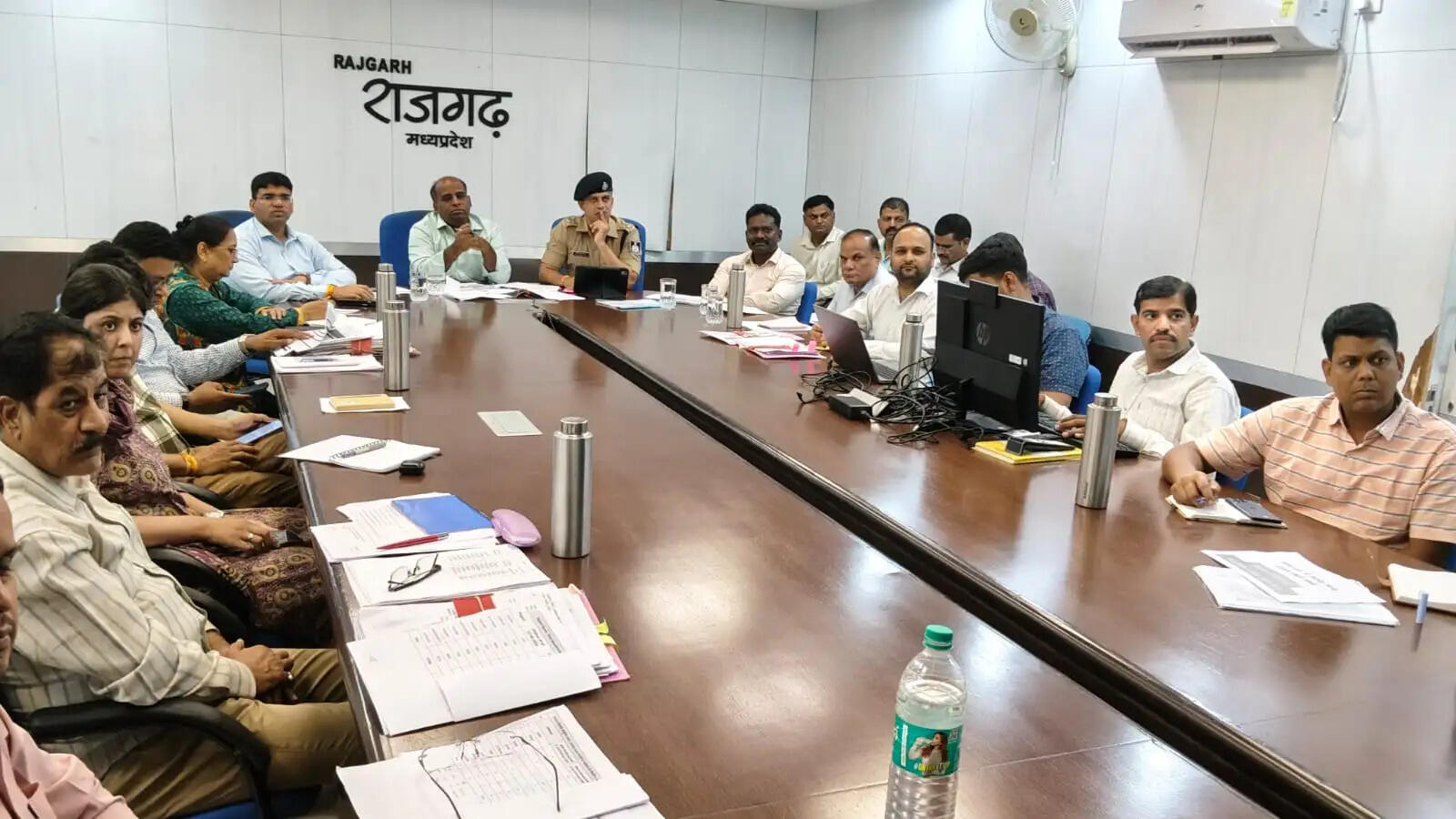 राजगढ़ः मुख्य सचिव ने कानून-व्यवस्था समीक्षा में जिले की प्रशंसा की