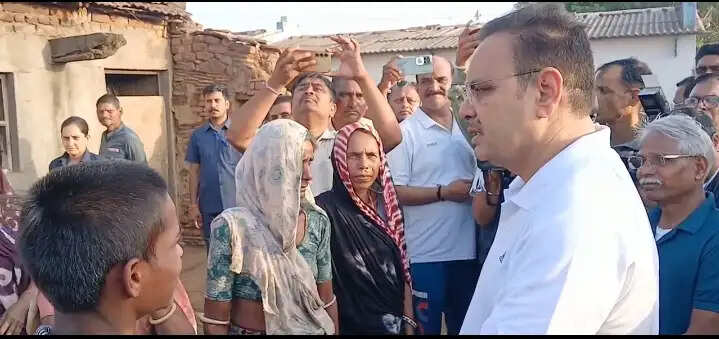 राजस्थान-मध्य प्रदेश सीमा के अंतिम गांव में मुख्यमंत्री की मॉर्निंग वॉक, ग्रामीणों से संवाद कर जानी समस्याएं
