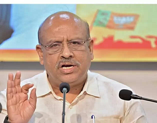 दिल्ली विधानसभा में हंगामा, कार्यवाही एक बजे तक के लिए स्थगित