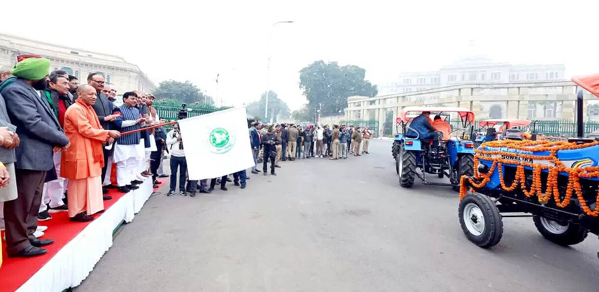 किसान जब ऊर्जा का प्रवाह करता है तो धरती सोना उगलती हैः मुख्यमंत्री&nbsp;योगी