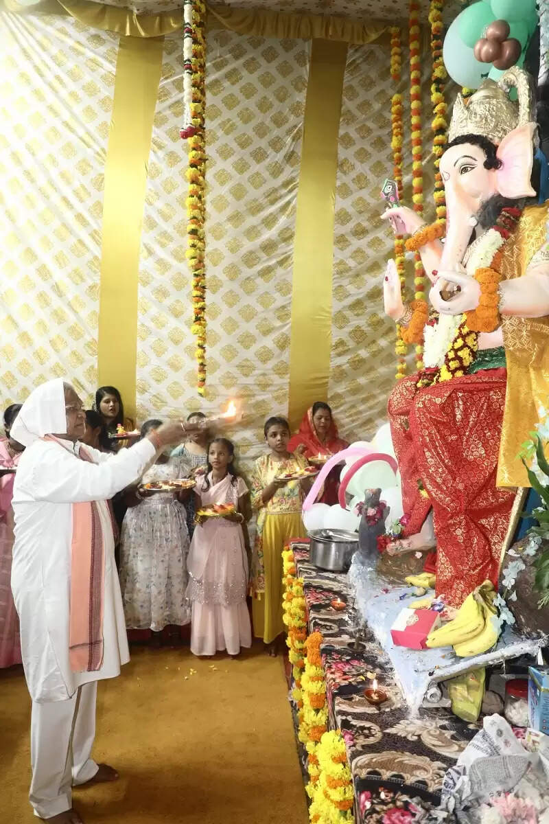मप्रः राज्यपाल मंगुभाई पटेल गणेशोत्सव में शामिल हुए