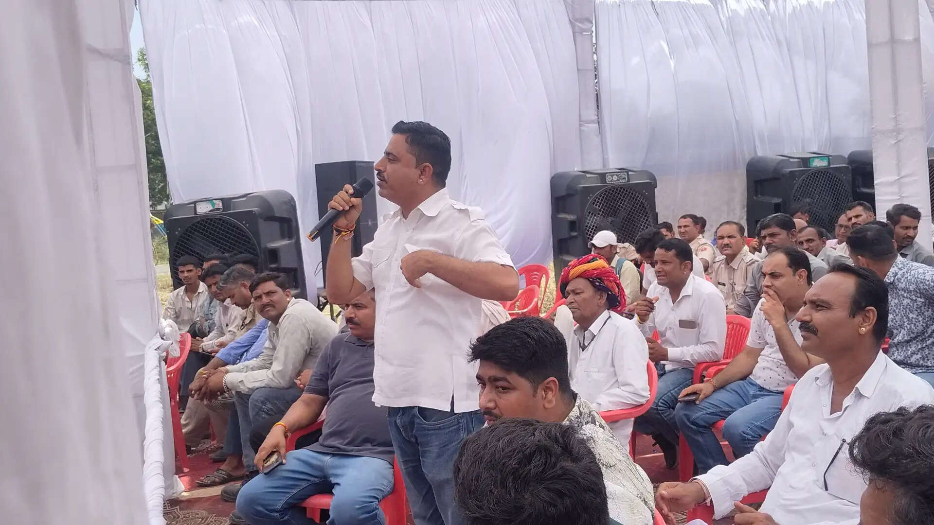वंडर सीमेंट की प्रस्तावित लाइम स्टोन परियोजना की जनसुनवाई में ग्रामीणों का विरोध, प्रदूषण और जल संकट पर उठाए सवाल